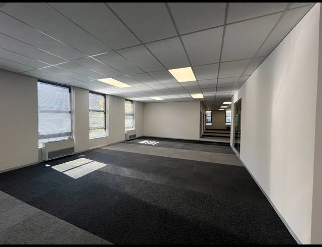 2,000M² OFFICE TO LET IN ROSEBANK